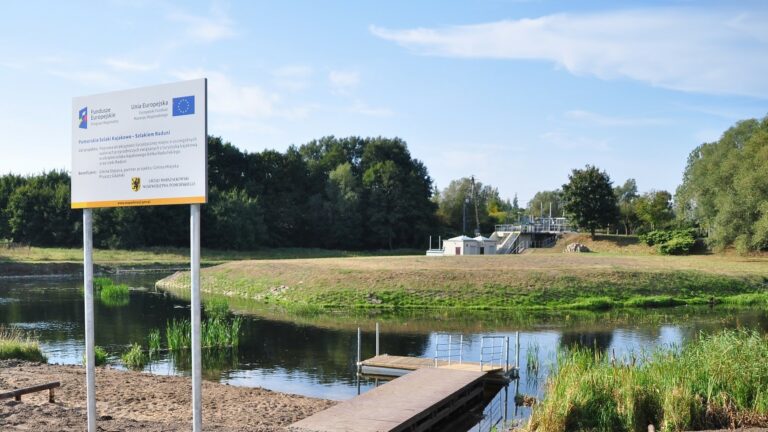 Przystań kajakowa na rzece Raduni przy Faktorii w Pruszczu Gdańskim