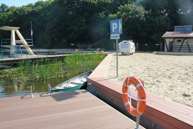 Przystań kajakowa na terenie plaży miejskiej w Malborku