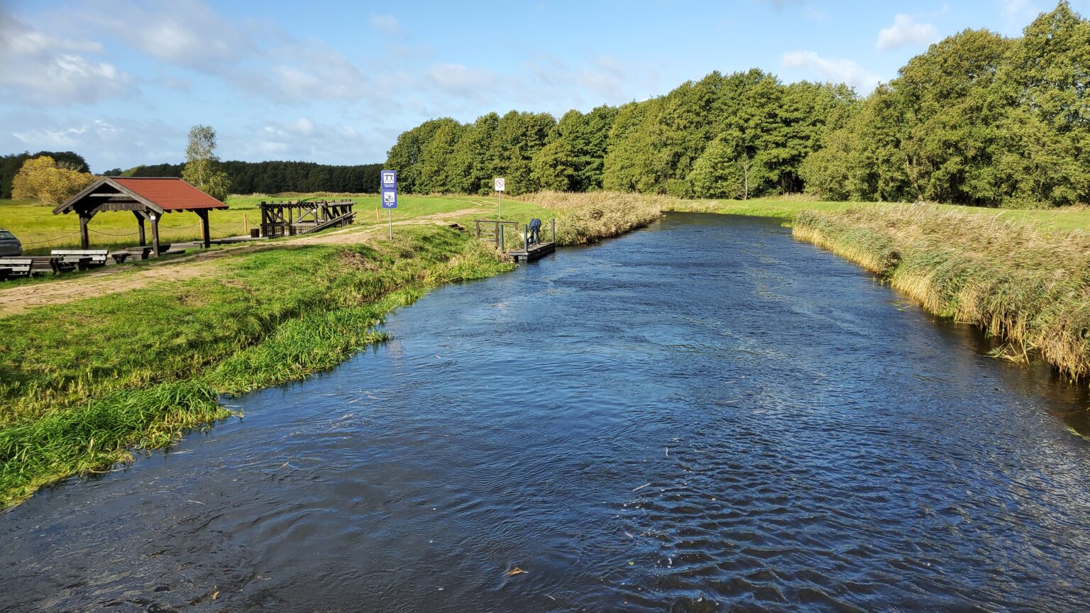 Przystań kajakowa w miejscowości Gać